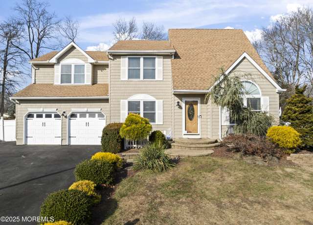 Property at 8 Shadow Ridge Ct, Howell, NJ 07731, 4 beds, 2.5 baths