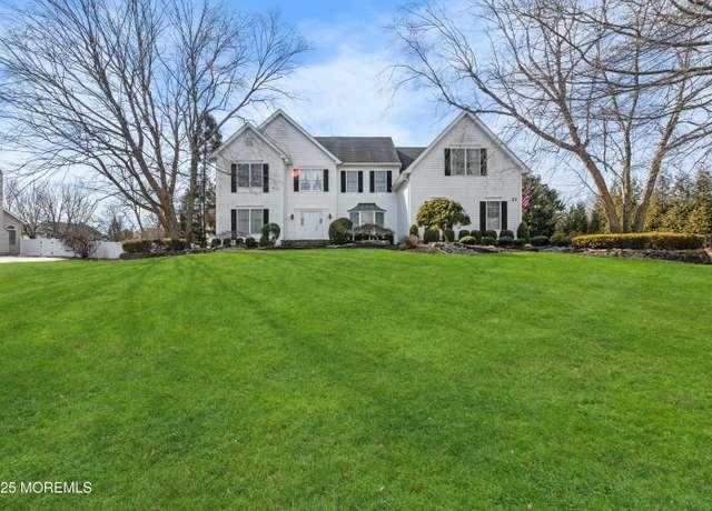 Property at 21 Marthas Dr, Freehold, NJ 07728, 4 beds, 2.5 baths