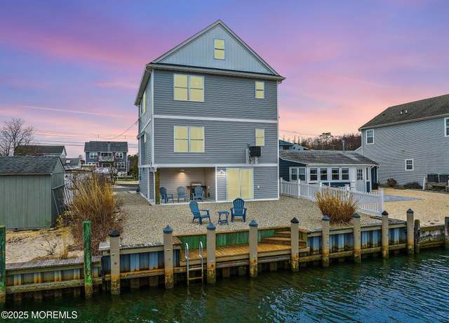 Property at 211 Pine Dr, Bayville, NJ 08721, 4 beds, 3 baths