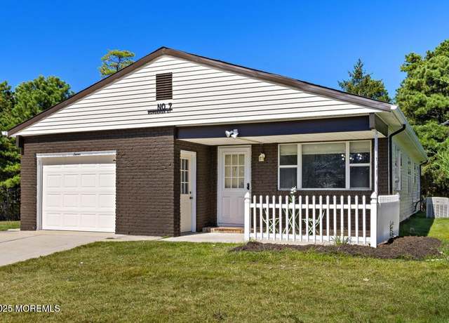 Property at 7 Bordeaux Ct, Toms River, NJ 08757, 2 beds, 2 baths