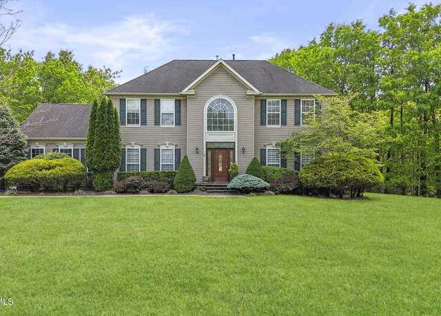 Property at 29 Jefferson Ct, Jackson, NJ 08527, 5 beds, 2.5 baths