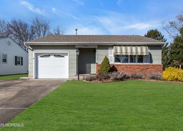 Property at 18 Ely Ct, Toms River, NJ 08757, 2 beds, 1.5 baths