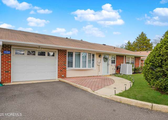 Property at 1184 A Clydebank Ct, Lakewood, NJ 08701, 2 beds, 2 baths