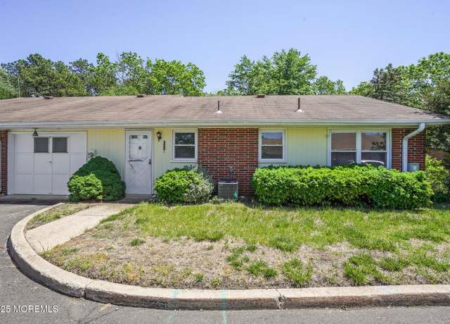 Property at 341 Canterbury Ct Unit A, Lakewood, NJ 08701, 2 beds, 1 bath