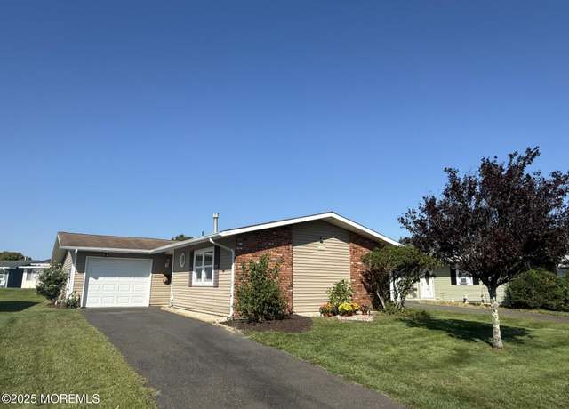 Property at 123 Whittier Rd, Brick, NJ 08724, 2 beds, 1.5 baths