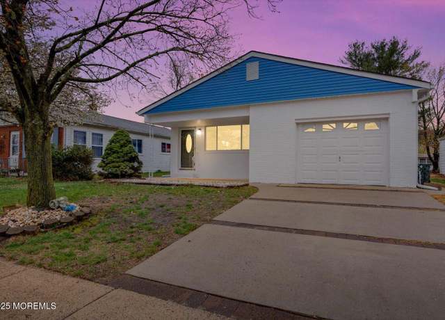 Property at 101 Torrey Pines Dr, Toms River, NJ 08757, 2 beds, 2 baths