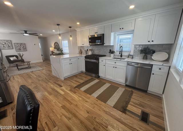 Property at 19 Shorehaven Park, Hazlet, NJ 07730, 2 beds, 1 bath