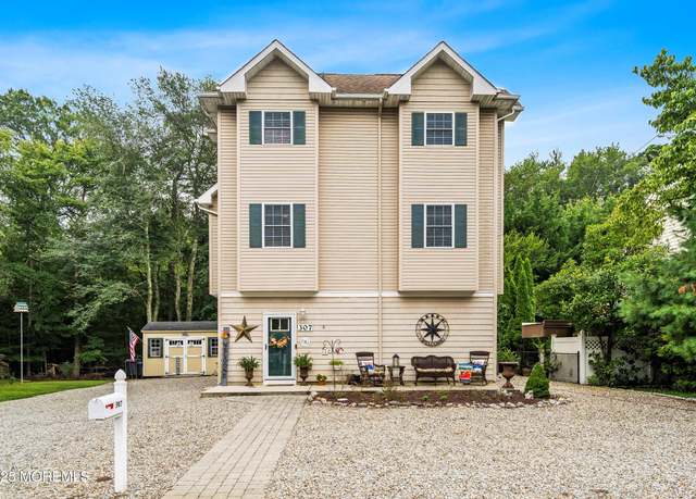 Property at 307 Cedar Dr, Lanoka Harbor, NJ 08734, 4 beds, 3 baths