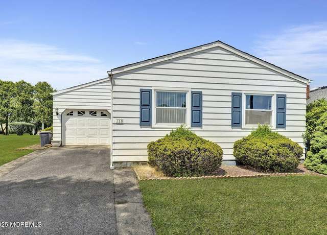 Property at 119 Hyannis St, Toms River, NJ 08757, 2 beds, 2 baths