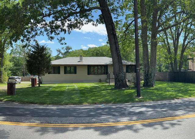 Property at 185 W Commodore Blvd, Jackson, NJ 08527, 4 beds, 2.5 baths