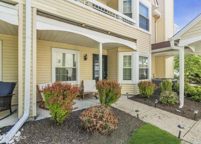 Property at 124 Mill Run E #85, Hightstown, NJ 08520, 2 beds, 2 baths