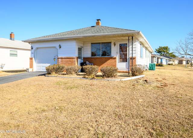 Property at 910 Jamaica Blvd, Toms River, NJ 08757, 2 beds, 1 bath