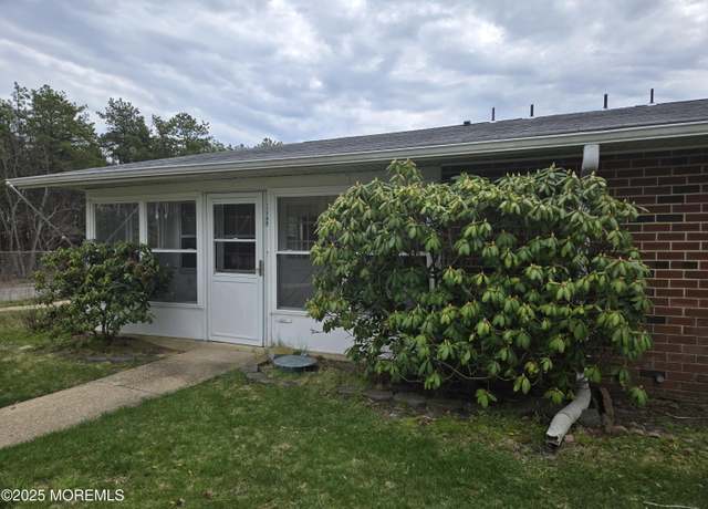 Property at 1174A Clydebank Ct, Lakewood, NJ 08701, 2 beds, 1 bath