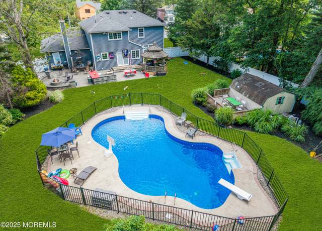 Property at 16 Bridge Ct, Jackson, NJ 08527, 4 beds, 3.5 baths