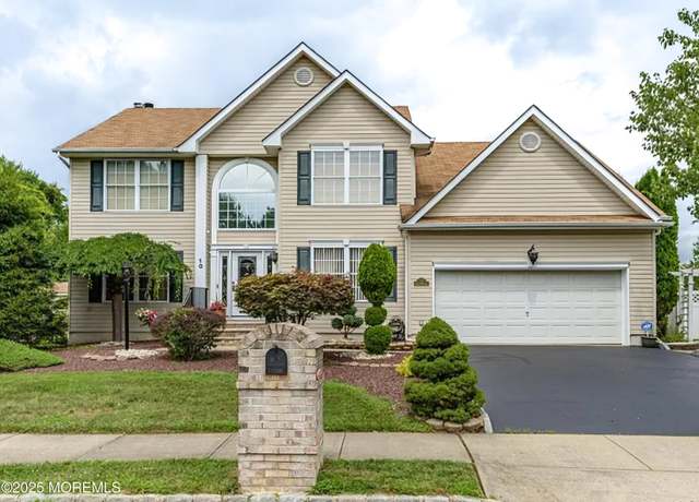 Property at 10 Heritage Dr, Englishtown, NJ 07726, 5 beds, 2.5 baths