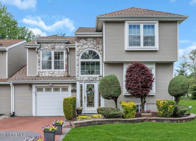 Property at 40 Bonnie Dr #2, Middletown, NJ 07748, 3 beds, 2.5 baths