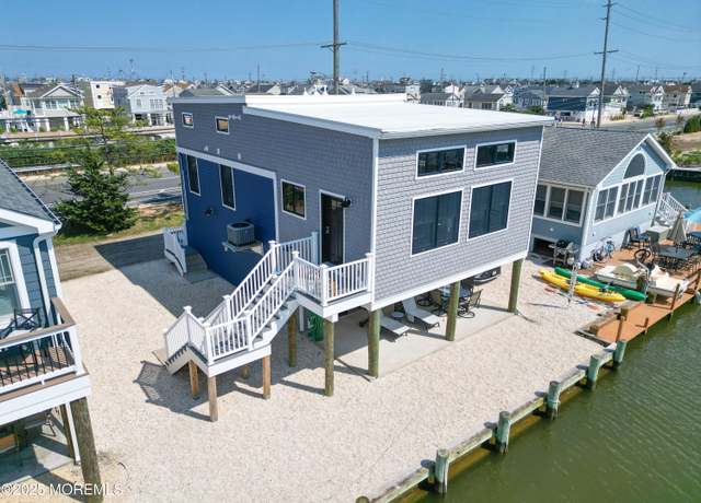 Property at 3365 Heron Ln, Lavallette, NJ 08735, 3 beds, 1.5 baths