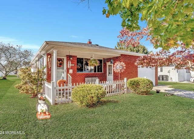 Property at 493 Saint Thomas Dr, Toms River, NJ 08757, 2 beds, 2 baths