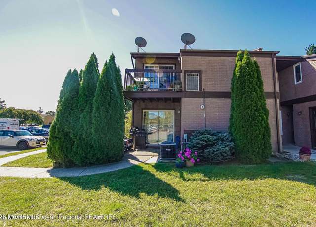 Property at 31 Northrup Dr #20, Brick, NJ 08724, 2 beds, 1 bath