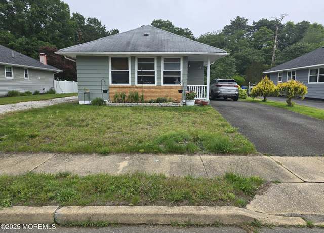 Property at 23 Yellowstone Dr, Toms River, NJ 08753, 2 beds, 1 bath