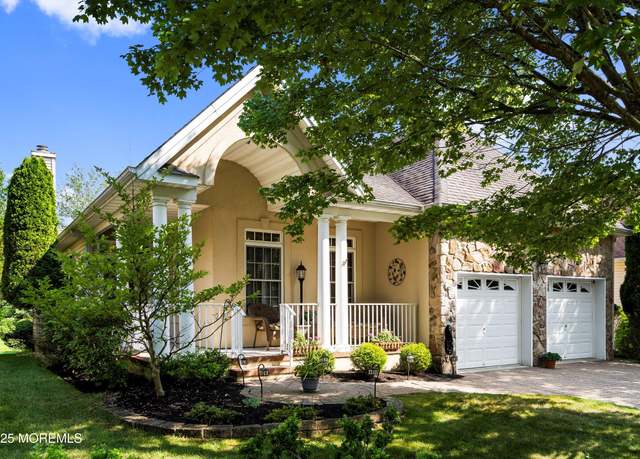 Property at 4 Barberry Dr, Ocean Twp, NJ 07712, 2 beds, 3 baths