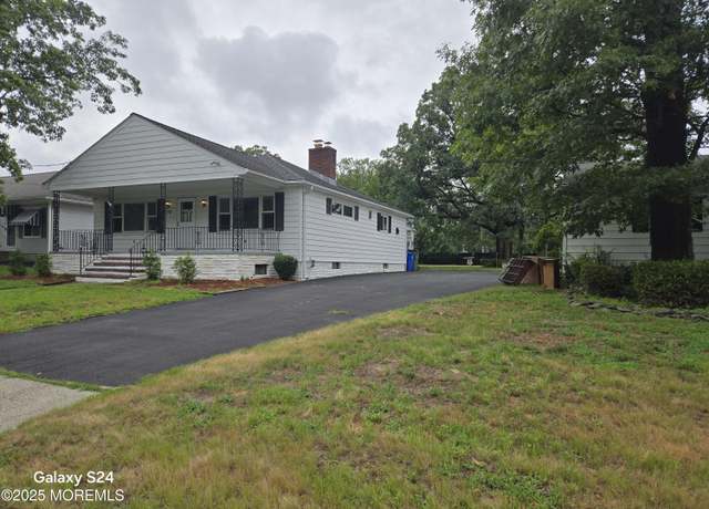 Property at 10 Weston Pl, Eatontown, NJ 07724, 2 beds, 1.5 baths