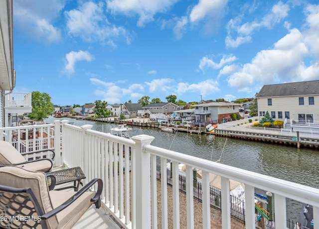 Property at 176 Royal Dr, Brick, NJ 08723, 4 beds, 3 baths