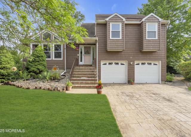 Property at 26 Shasta Ln, Toms River, NJ 08753, 4 beds, 2.5 baths