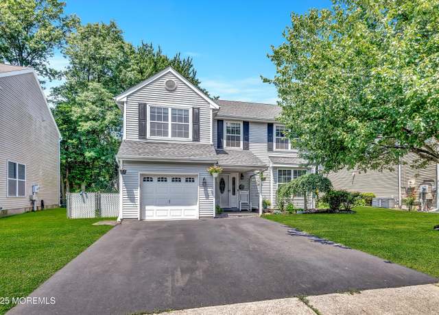 Property at 27 Skyline Dr, Hazlet, NJ 07730, 3 beds, 2.5 baths
