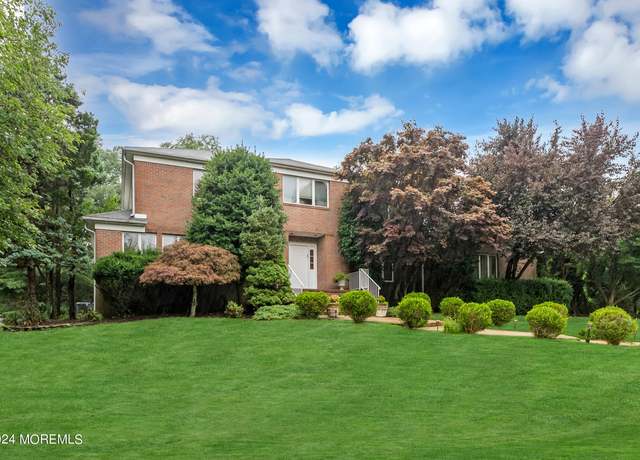 Property at 31 Oxford Dr, Ocean Twp, NJ 07712, 5 beds, 2.5 baths