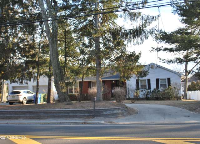 Property at 550 Wall St, Eatontown, NJ 07724, 3 beds, 2.5 baths