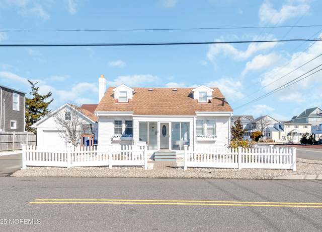 Property at 302 Harding Ave, Seaside Heights, NJ 08751, 3 beds, 2 baths