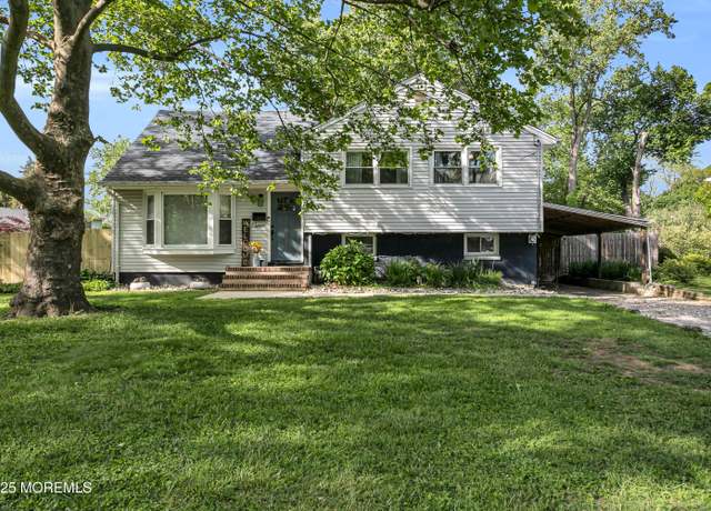 Property at 11 Woodside Dr, Red Bank, NJ 07701, 4 beds, 2.5 baths