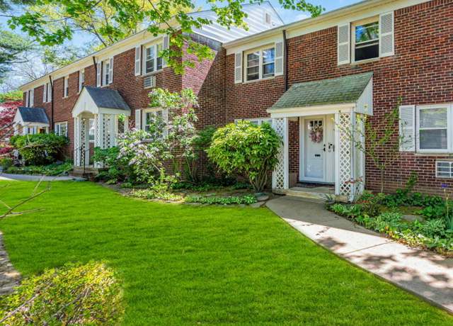 Property at 142 Manor Dr, Red Bank, NJ 07701, 2 beds, 1 bath