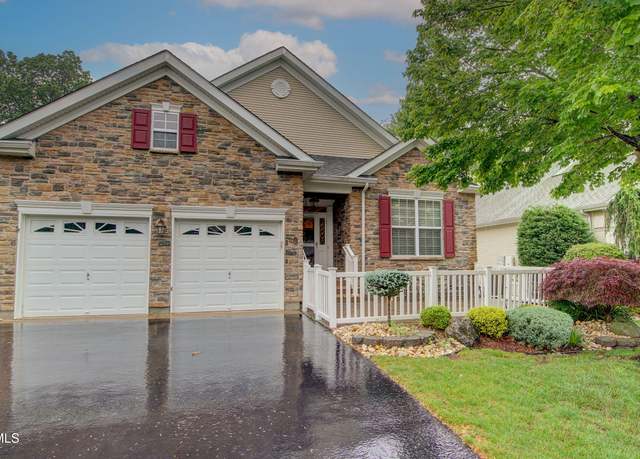 Property at 49 Wintergreen Dr, Manalapan, NJ 07726, 3 beds, 2 baths