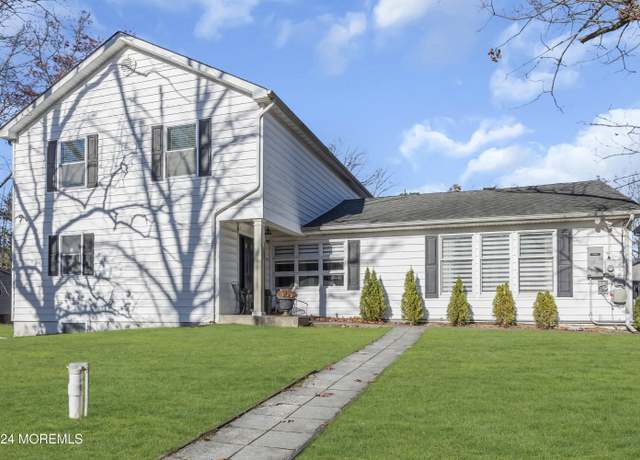 Property at 1903 New Central Ave, Lakewood, NJ 08701, 7 beds, 4.5 baths