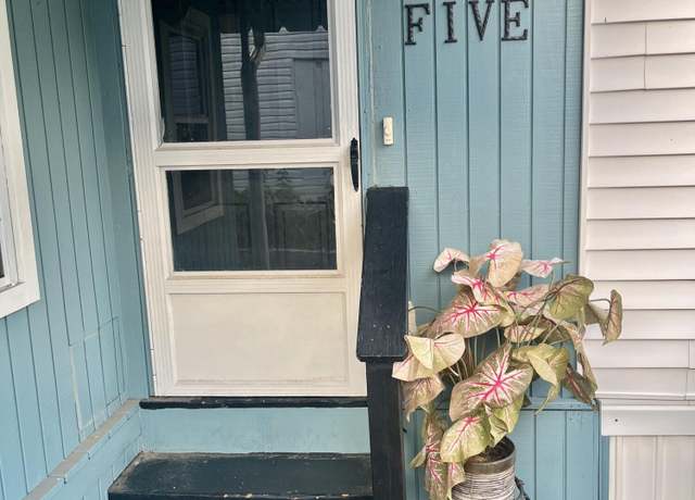 Property at 5 B Trl, Brick, NJ 08724, 2 beds, 1 bath