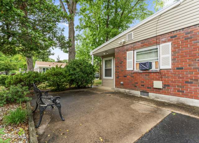 Property at 27 Cedar St Unit A, Toms River, NJ 08757, 2 beds, 1 bath