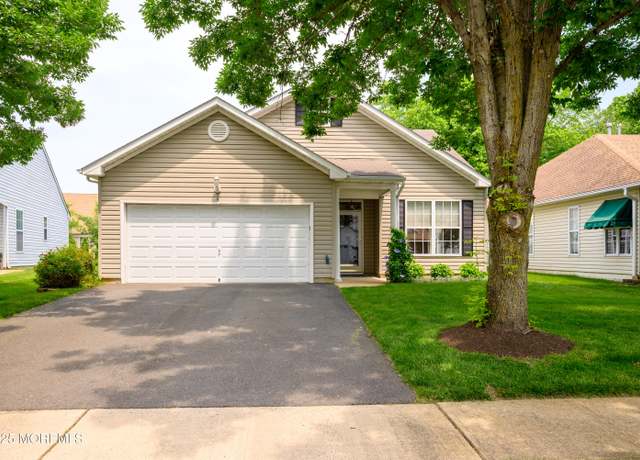 Property at 9 Sunflower Ln, Brick, NJ 08724, 2 beds, 2 baths