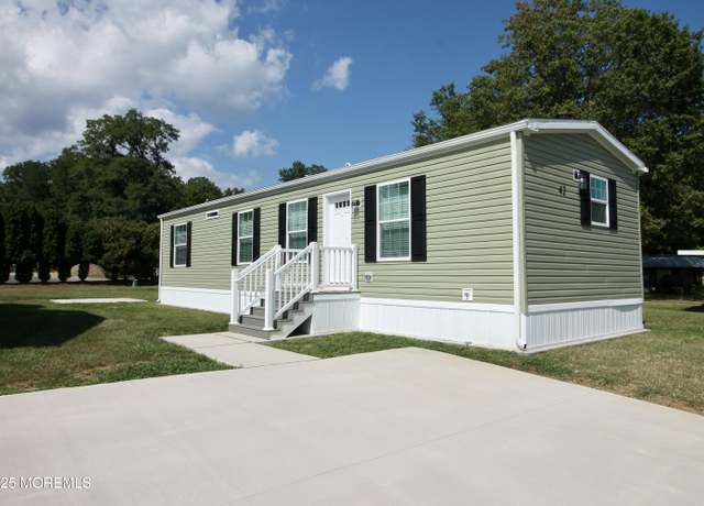 Property at 42 Silvermead Dr, Freehold, NJ 07728, 1 bed, 1 bath