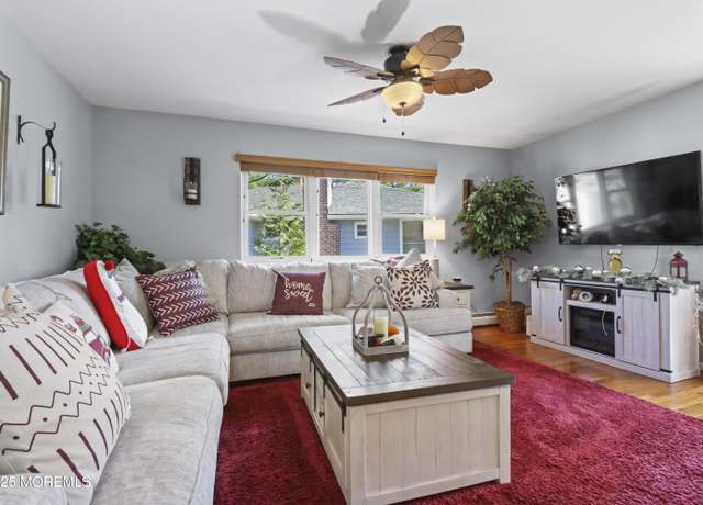 Property at 2172 Hovsons Blvd, Toms River, NJ 08753, 2 beds, 1 bath