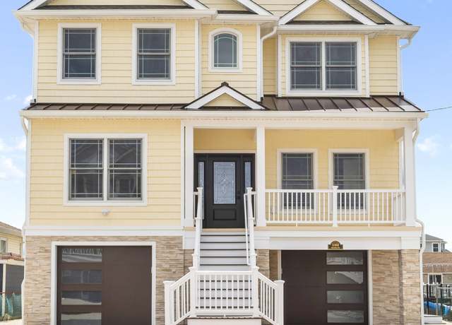 Property at 3461 Maritime Dr, Toms River, NJ 08753, 5 beds, 3.5 baths