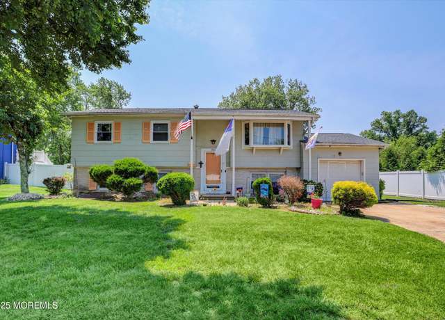 Property at 12 Steven Pl, Jackson, NJ 08527, 3 beds, 1.5 baths