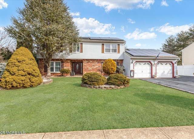 Property at 8 Overhill Dr, Marlboro, NJ 07746, 4 beds, 2.5 baths