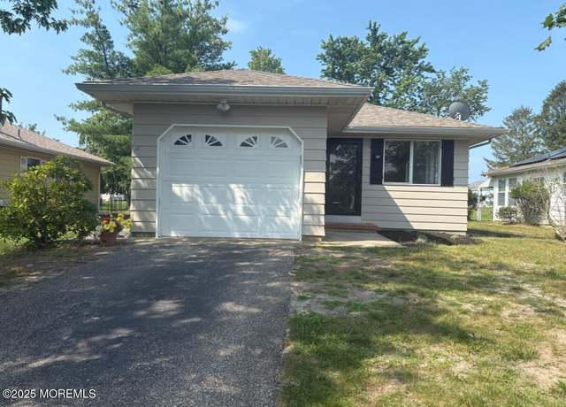Property at 101 Bonaire Dr, Toms River, NJ 08757, 2 beds, 1 bath