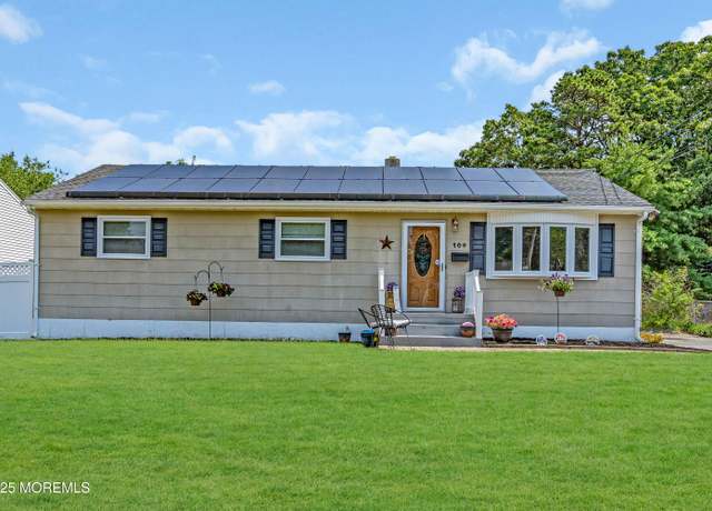 Property at 104 Rainbow Dr, Brick, NJ 08724, 3 beds, 2 baths