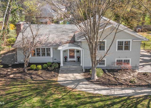 Property at 195 Prospect Ave, Fair Haven, NJ 07704, 3 beds, 1.5 baths
