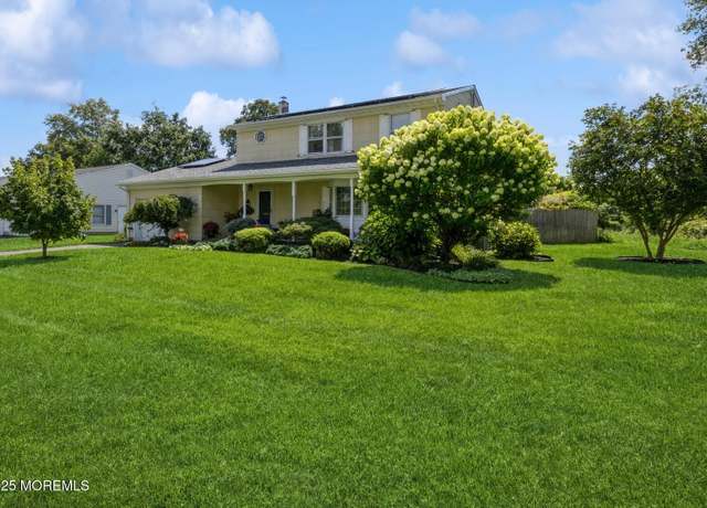 Property at 308 Tradewinds Ave, Toms River, NJ 08753, 4 beds, 3 baths