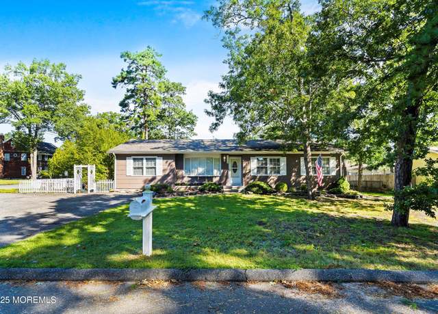 Property at 1914 Serpentine Dr, Forked River, NJ 08731, 3 beds, 2 baths