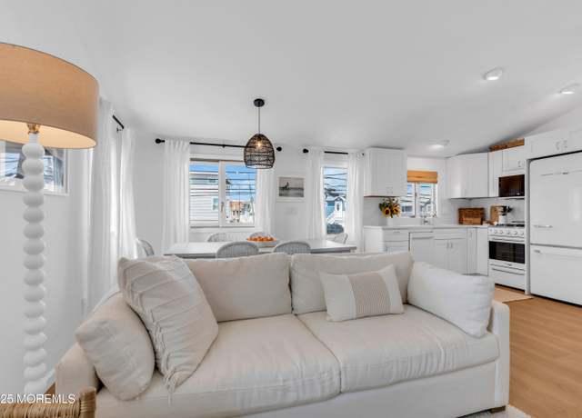 Property at 124 W Chadwick Way, Lavallette, NJ 08735, 2 beds, 1 bath